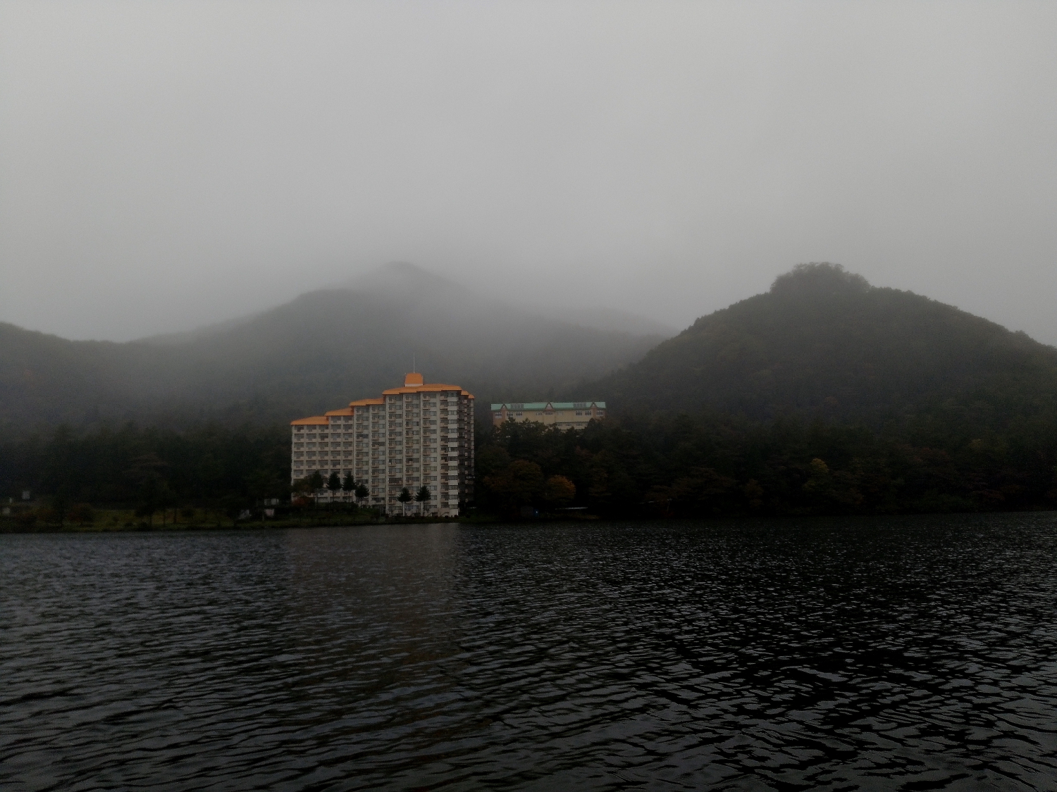 郡>雨の榛名湖 2017.10.21 - ワカサギ最前線ブログ